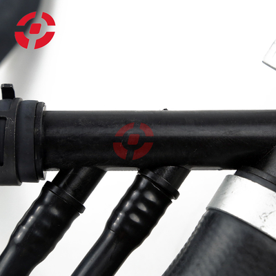 Upper hose  Automotive Engine Radiator Pipe Assembly LR050854 Coolant Uppipe Rubber Line for Land rover