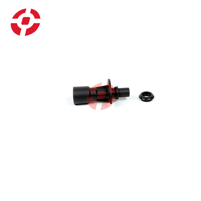 Engine Oil Cooler Inlet Connector LR028136 Oil Cooler Tube C2Z18658 Water Pump Oil Cooler Pipe For LandRover Discovery 4 Range Rover Vogue Range Rover Sport